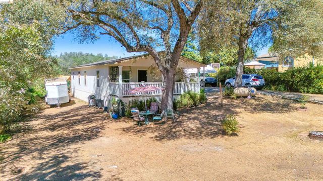 18410 Oak St, Tuolumne, CA 95379