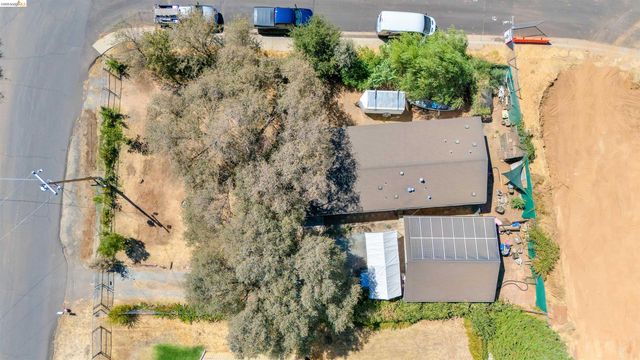 18410 Oak St, Tuolumne, CA 95379