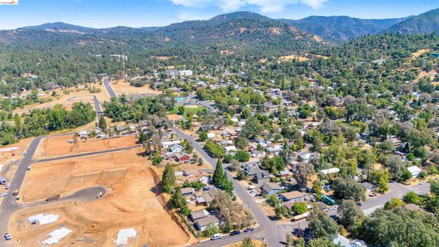 18410 Oak St, Tuolumne, CA 95379