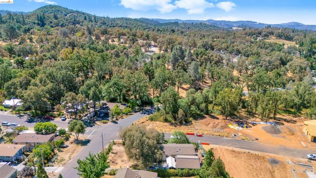 18410 Oak St, Tuolumne, CA 95379