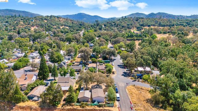 18410 Oak St, Tuolumne, CA 95379