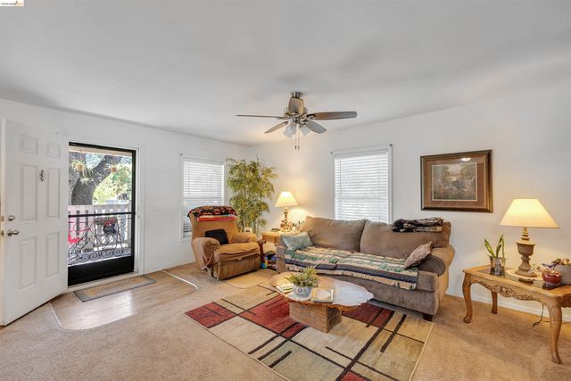 18410 Oak St, Tuolumne, CA 95379