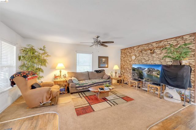 18410 Oak St, Tuolumne, CA 95379