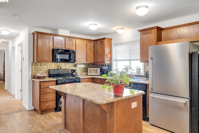 18410 Oak St, Tuolumne, CA 95379