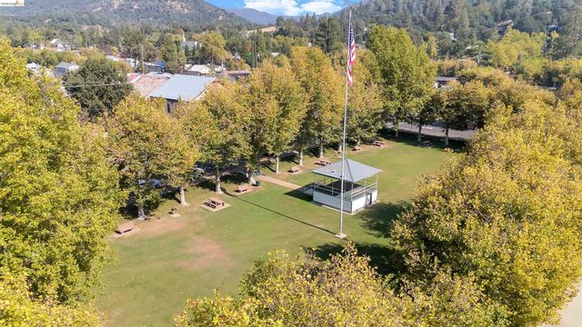 18410 Oak St, Tuolumne, CA 95379