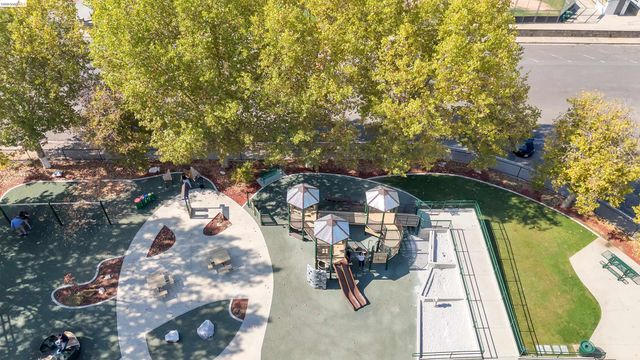 18410 Oak St, Tuolumne, CA 95379