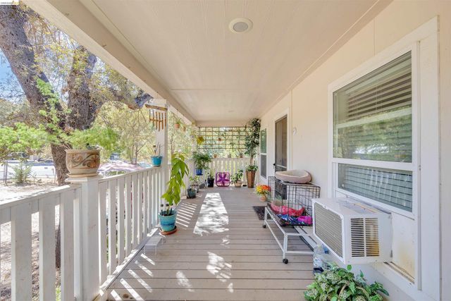 18410 Oak St, Tuolumne, CA 95379