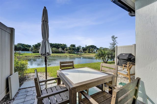 2118 Appleton Circle, Fort Lauderdale, FL 33309