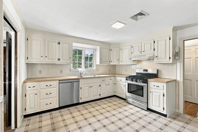 109 Greenland Cir, Dennis, MA 02660