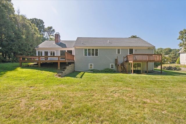 109 Greenland Cir, Dennis, MA 02660