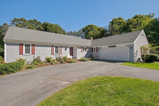 109 Greenland Cir, Dennis, MA 02660
