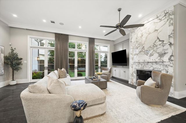 3851 Chevy Chase Drive, Houston, TX 77019