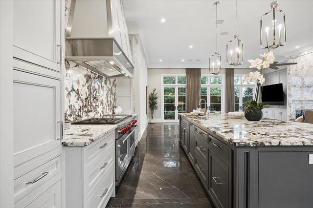 3851 Chevy Chase Drive, Houston, TX 77019