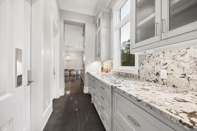 3851 Chevy Chase Drive, Houston, TX 77019