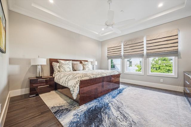 3851 Chevy Chase Drive, Houston, TX 77019