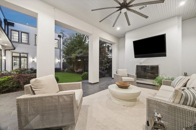 3851 Chevy Chase Drive, Houston, TX 77019