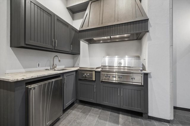 3851 Chevy Chase Drive, Houston, TX 77019