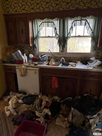 209 N Duquoin Street, Benton, IL 62812