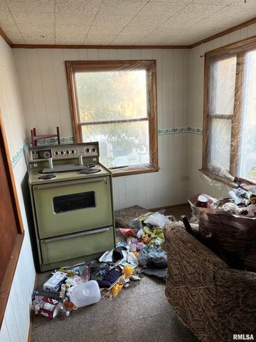 209 N Duquoin Street, Benton, IL 62812