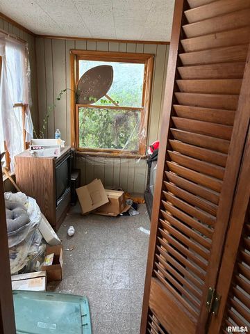 209 N Duquoin Street, Benton, IL 62812