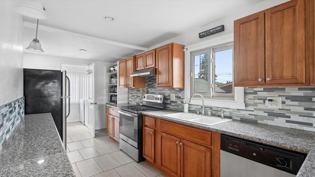 3808 N Washington St, Spokane, WA 99208
