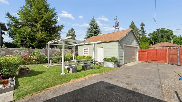 3808 N Washington St, Spokane, WA 99208