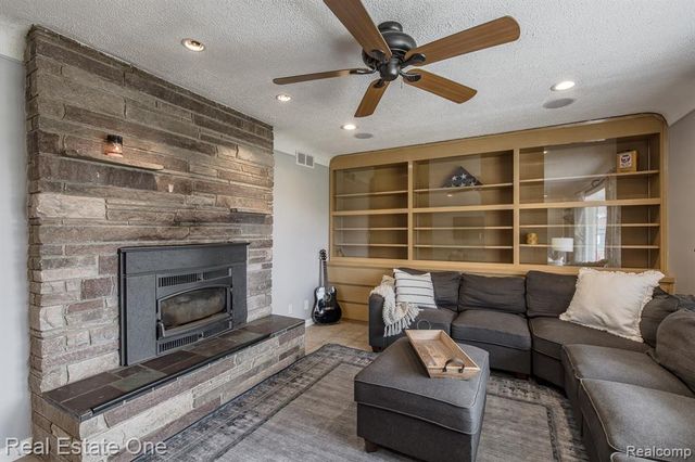 475 S Coats Road, Oxford, MI 48371