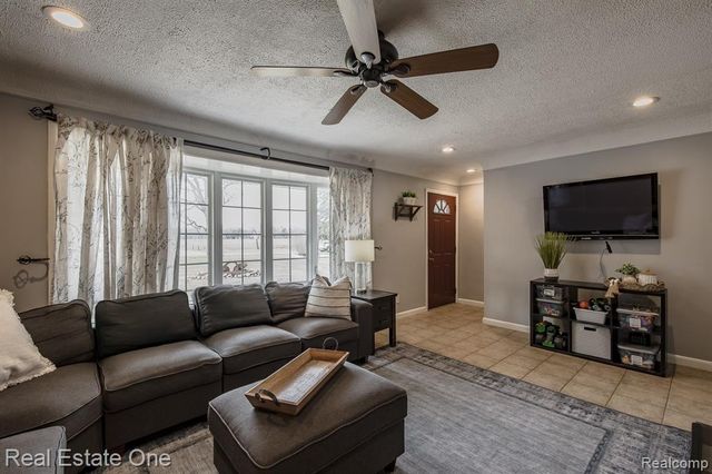 475 S Coats Road, Oxford, MI 48371