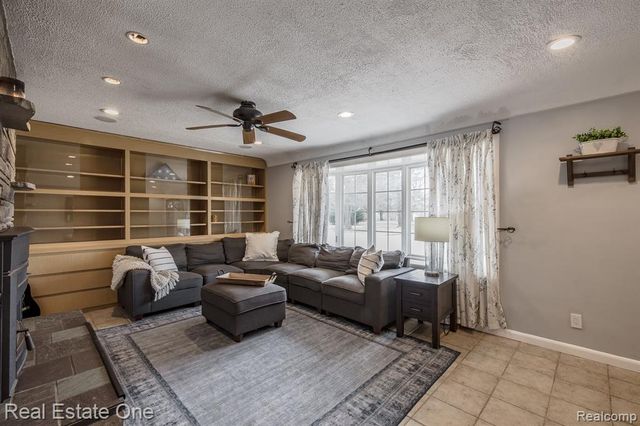 475 S Coats Road, Oxford, MI 48371