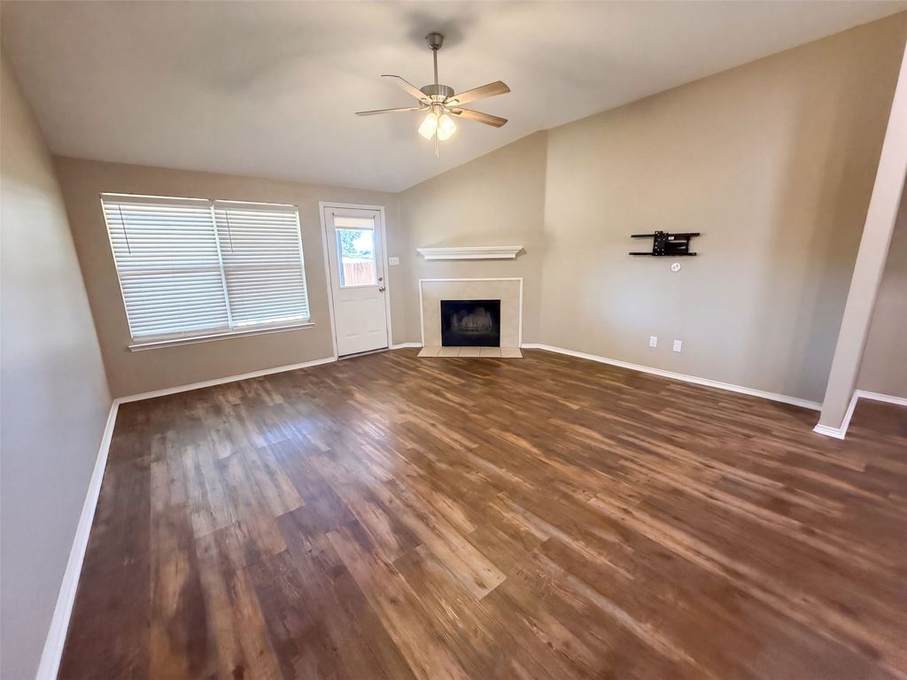 809 Canyon Cove Drive, Burleson, TX 76028 — photo 3