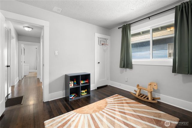 6243 S Warner Street, Tacoma, WA 98409