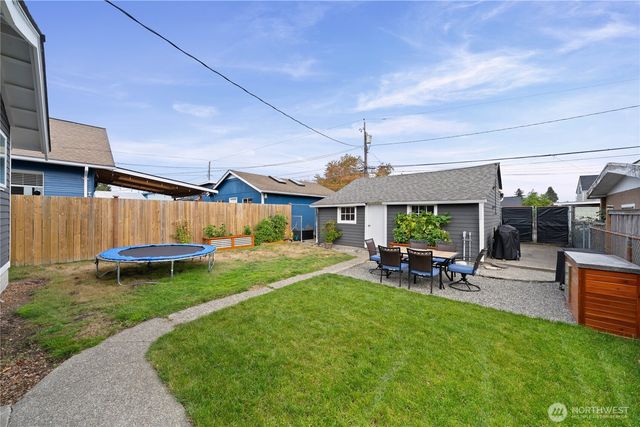 6243 S Warner Street, Tacoma, WA 98409