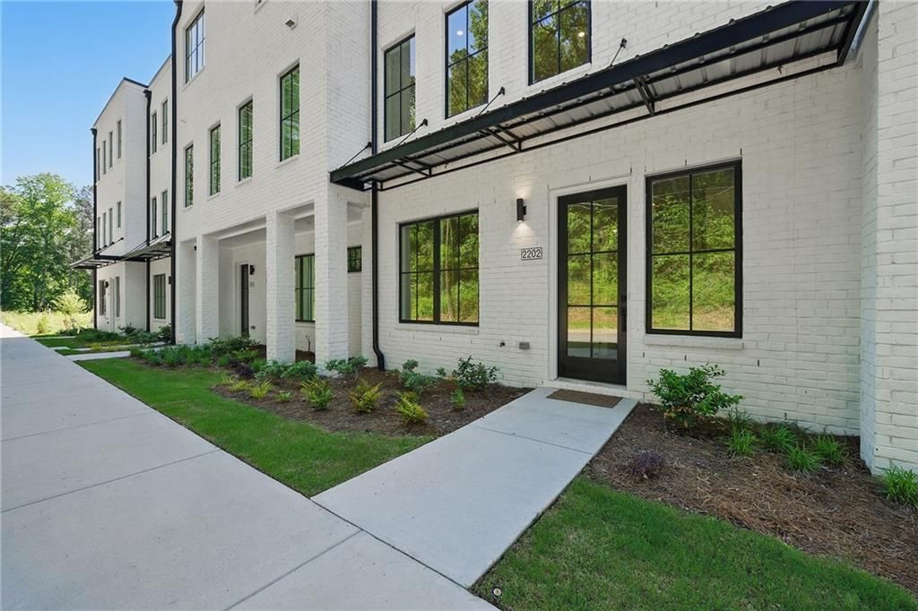 2206 Carlton Court, Atlanta, GA 30318