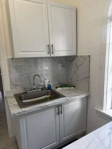 5629 SW 7th St, Miami, FL 33134