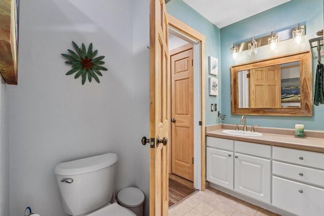 424 Hartwood LANE, Hartland, WI 53029
