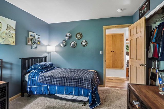 424 Hartwood LANE, Hartland, WI 53029