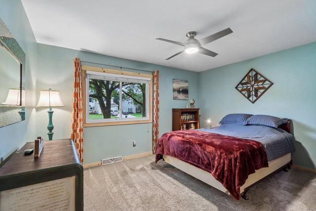 424 Hartwood LANE, Hartland, WI 53029