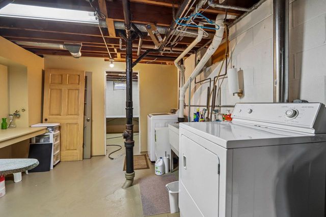 424 Hartwood LANE, Hartland, WI 53029