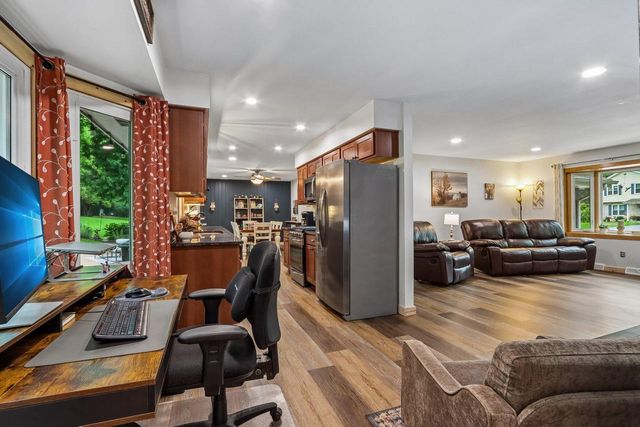 424 Hartwood LANE, Hartland, WI 53029