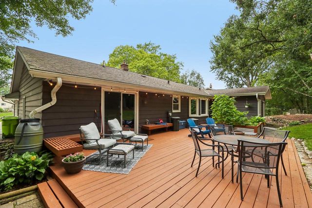 424 Hartwood LANE, Hartland, WI 53029