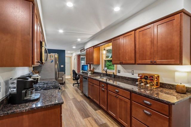 424 Hartwood LANE, Hartland, WI 53029