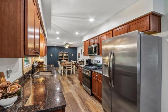 424 Hartwood LANE, Hartland, WI 53029