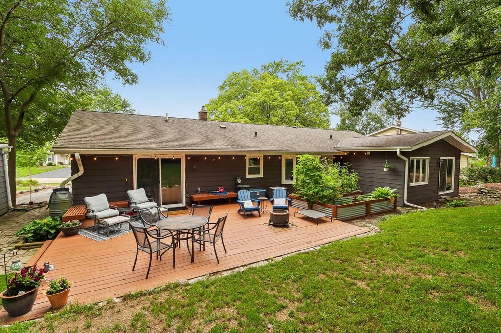424 Hartwood LANE, Hartland, WI 53029