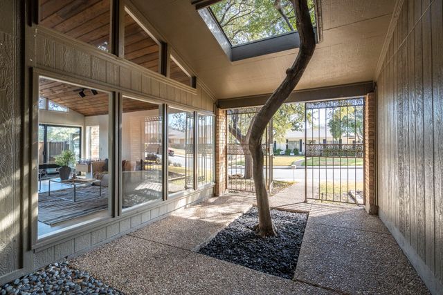 9671 Fallbrook Drive, Dallas, TX 75243