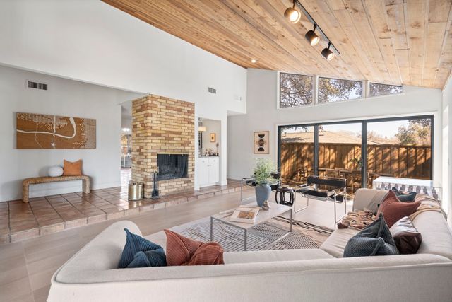 9671 Fallbrook Drive, Dallas, TX 75243