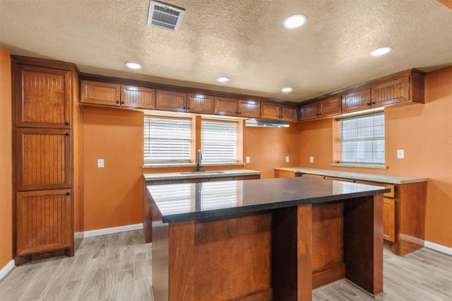 207 Aldine Mail Route Road, Houston, TX 77037