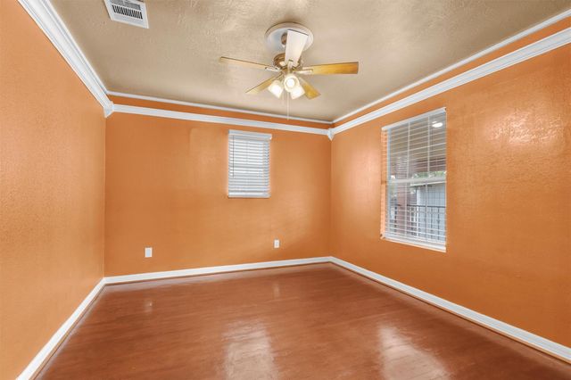 207 Aldine Mail Route Road, Houston, TX 77037