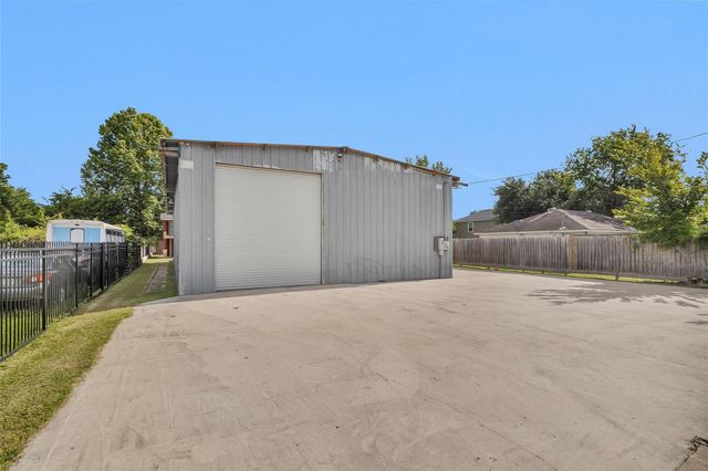 207 Aldine Mail Route Road, Houston, TX 77037