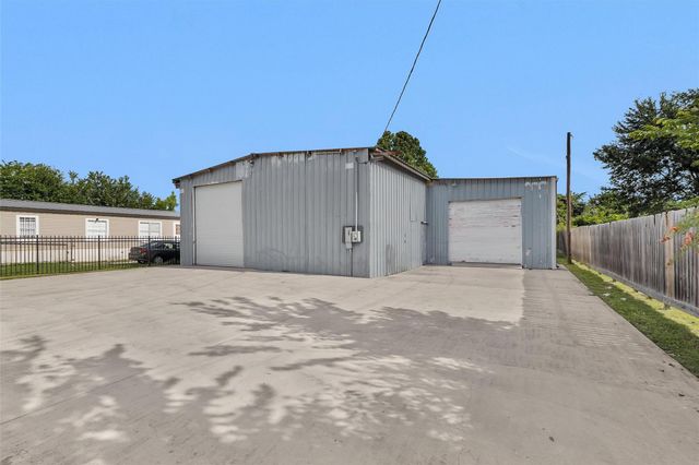 207 Aldine Mail Route Road, Houston, TX 77037