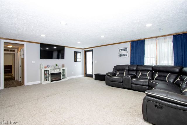 1320 Lake Drive, Ashland, OH 44805